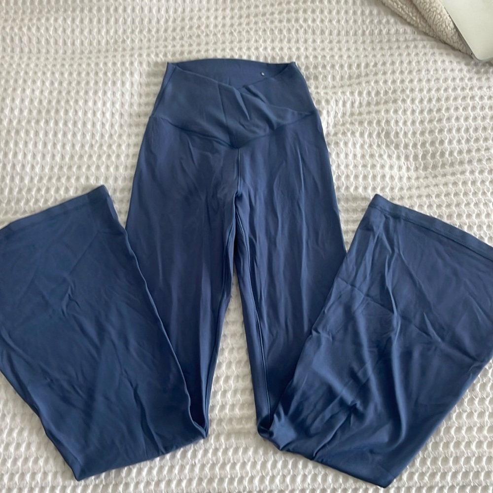 Aerie crossover flare leggings never worn!